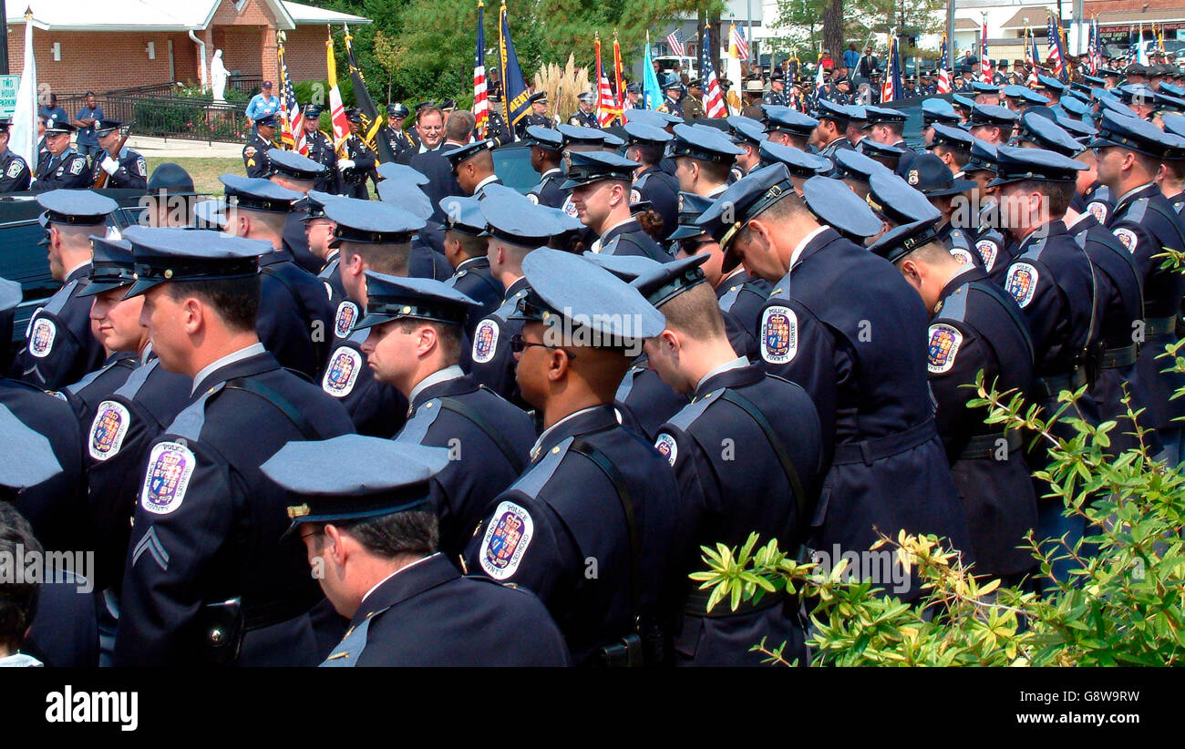 hundreds of policemen at a police funeral in North Beach, Maryland Stock Photo