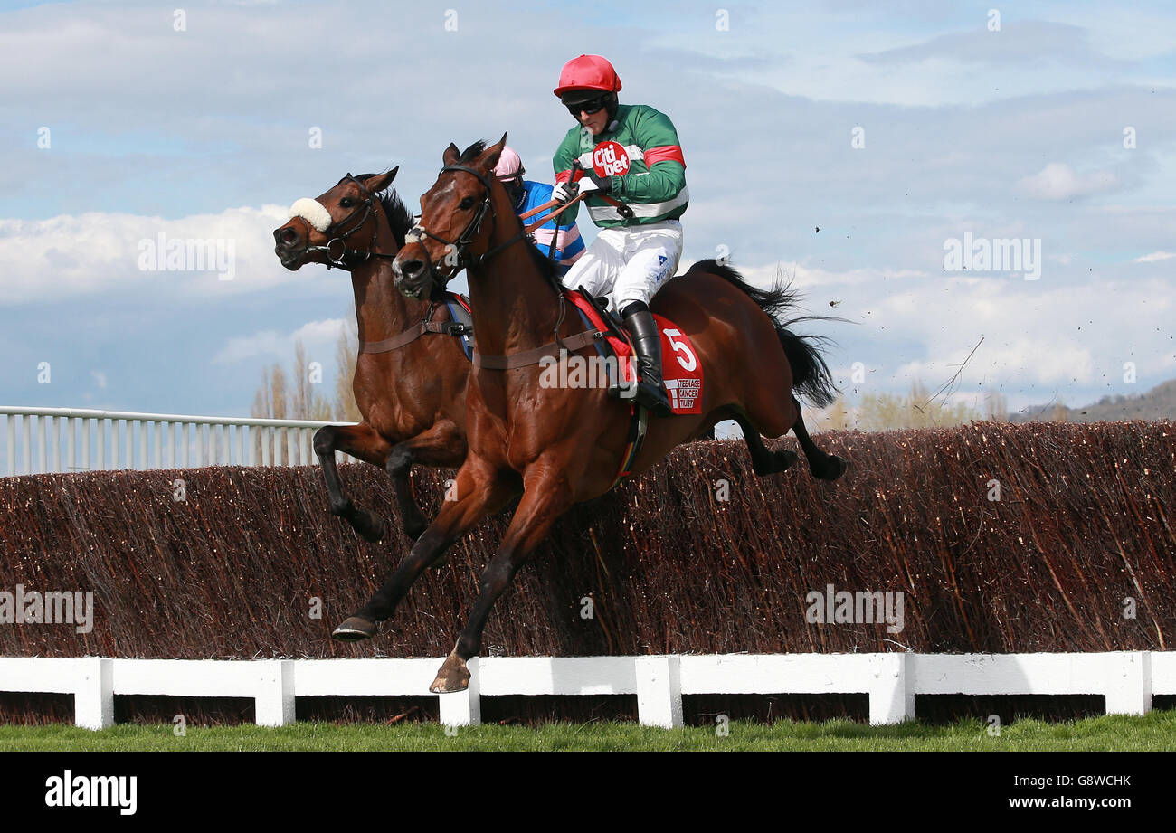 The April Meeting Day One Cheltenham Races Stock Photo Alamy