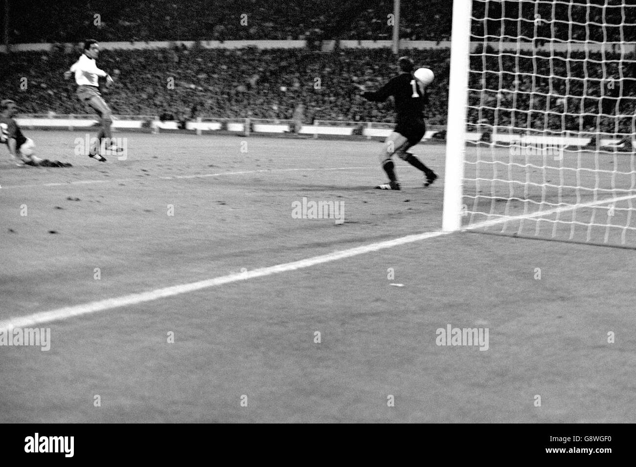 Soccer - World Cup England 66 - Third Place Play Off - Portugal v USSR - Wembley Stadium Stock Photo