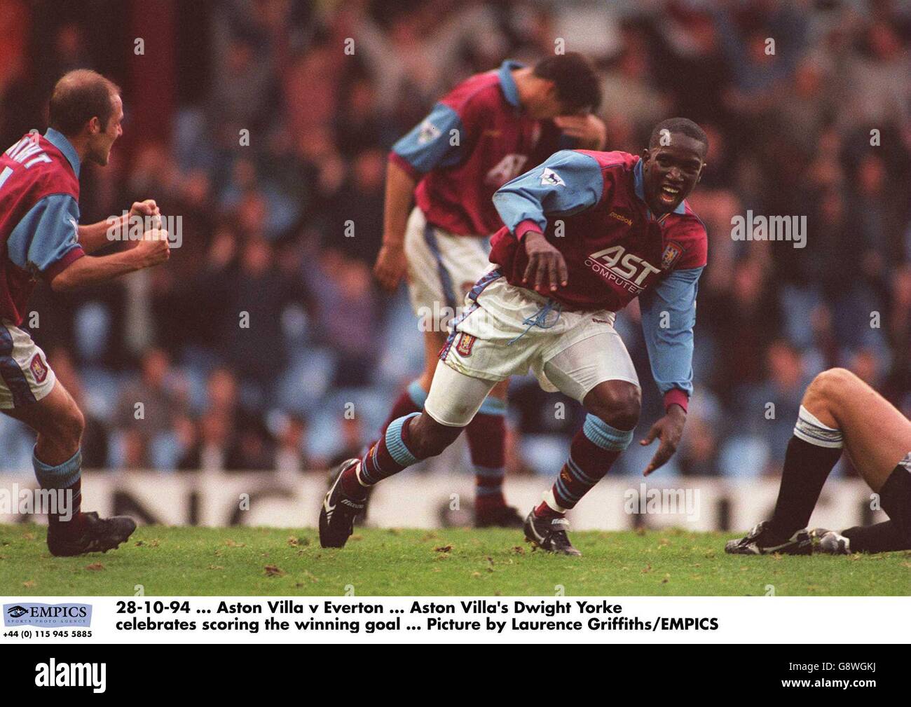 28-10-94 ... Aston Villa v Everton ... Aston Villa's Dwight Yorke celebrates scoring the winning goal ... Picture by Laurence Griffiths/EMPICS Stock Photo