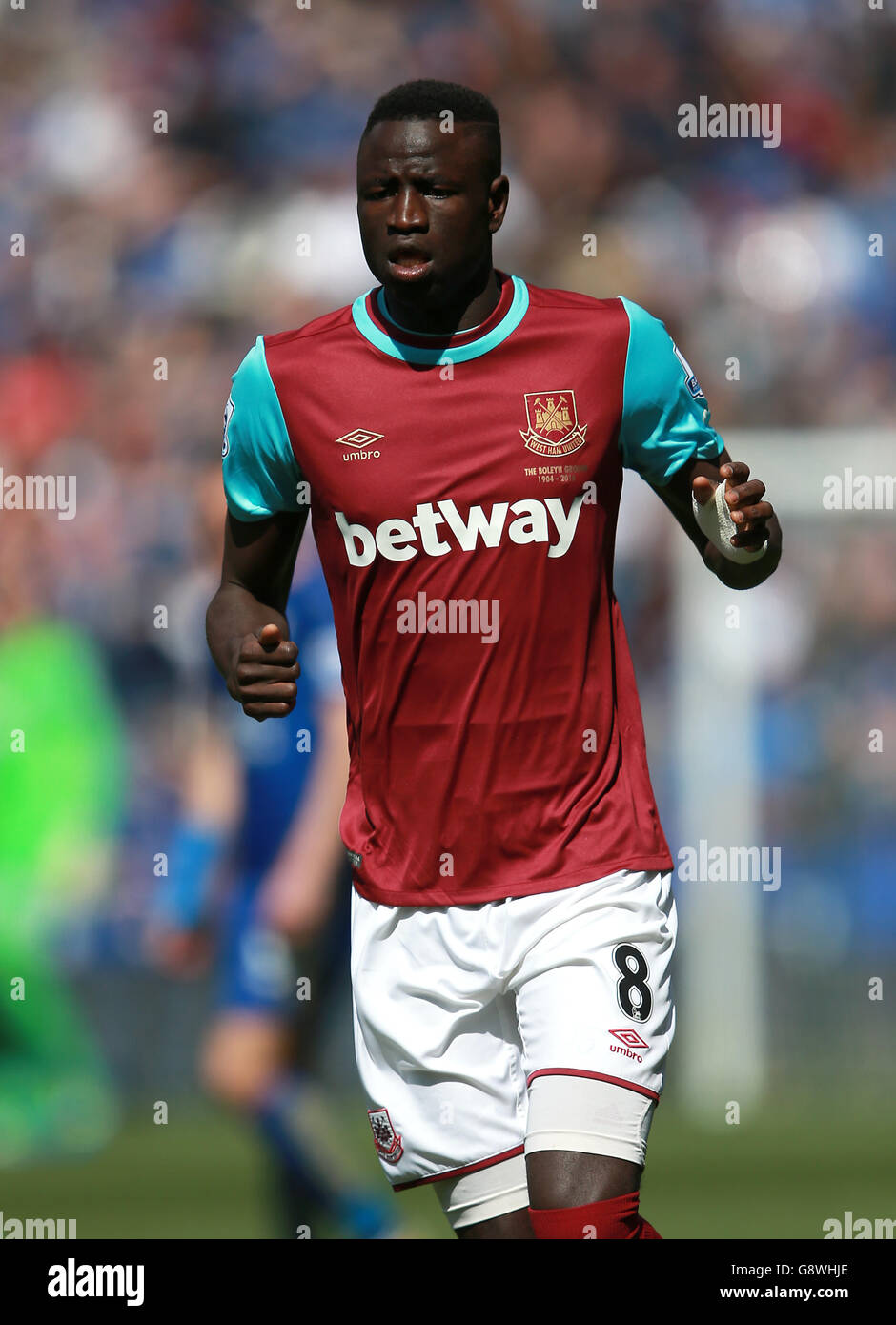 Leicester City v West Ham United - Barclays Premier League - King Power Stadium. Cheikhou Kouyate, West Ham United Stock Photo