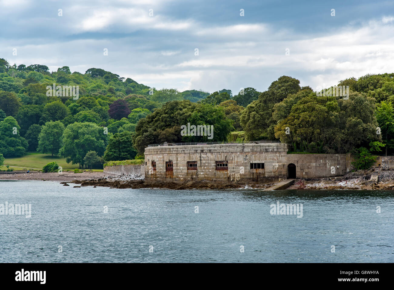 The Garden Battery situated in the grounds of Mount Edgecumbe Country Park and was built to protect the entrance to the Tamar Stock Photo