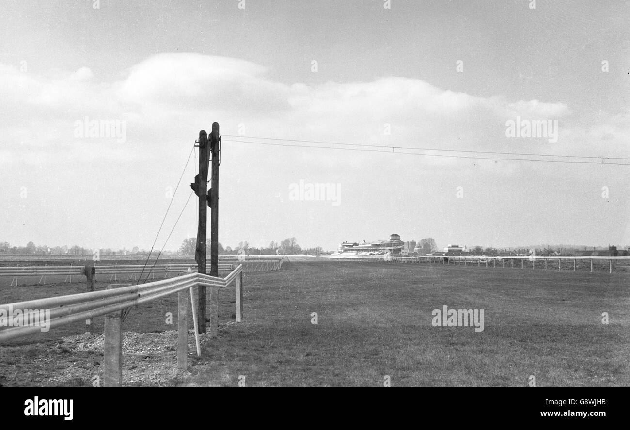 Newbury Racecourse - 1949. The 5 furlong gate and Straight Course, which is newly turfed. Stock Photo