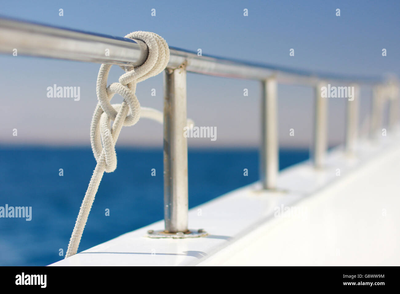 Sailing knot on boat Stock Photo Alamy