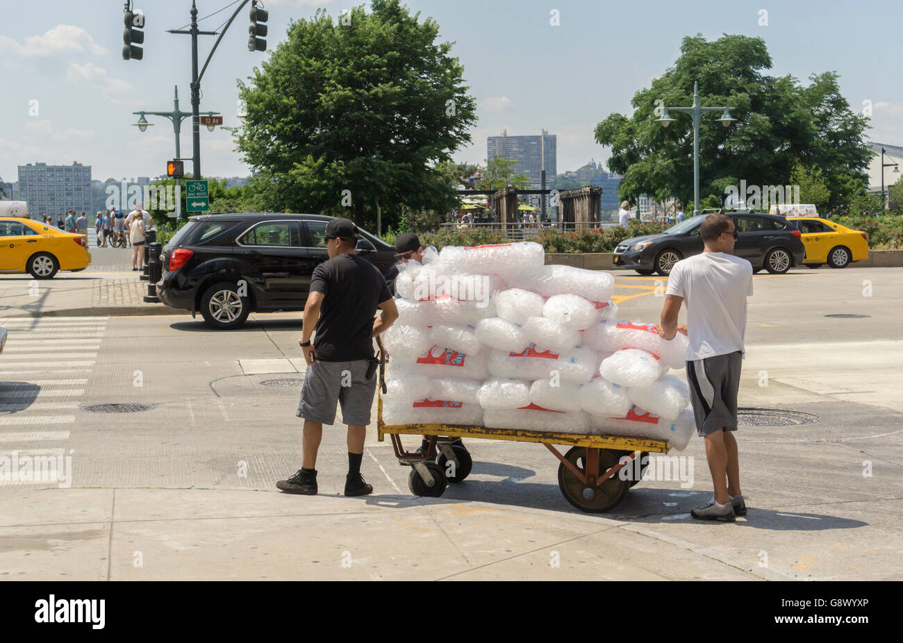 Ice Delivery High Resolution Stock Photography and Images Alamy