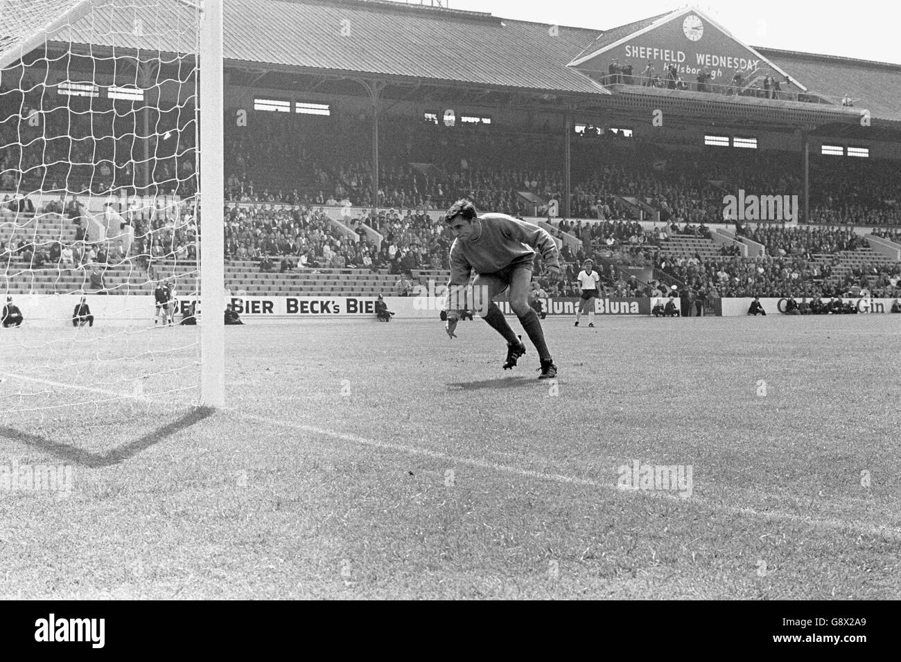 World cup final 1966 england v west germany hires stock photography