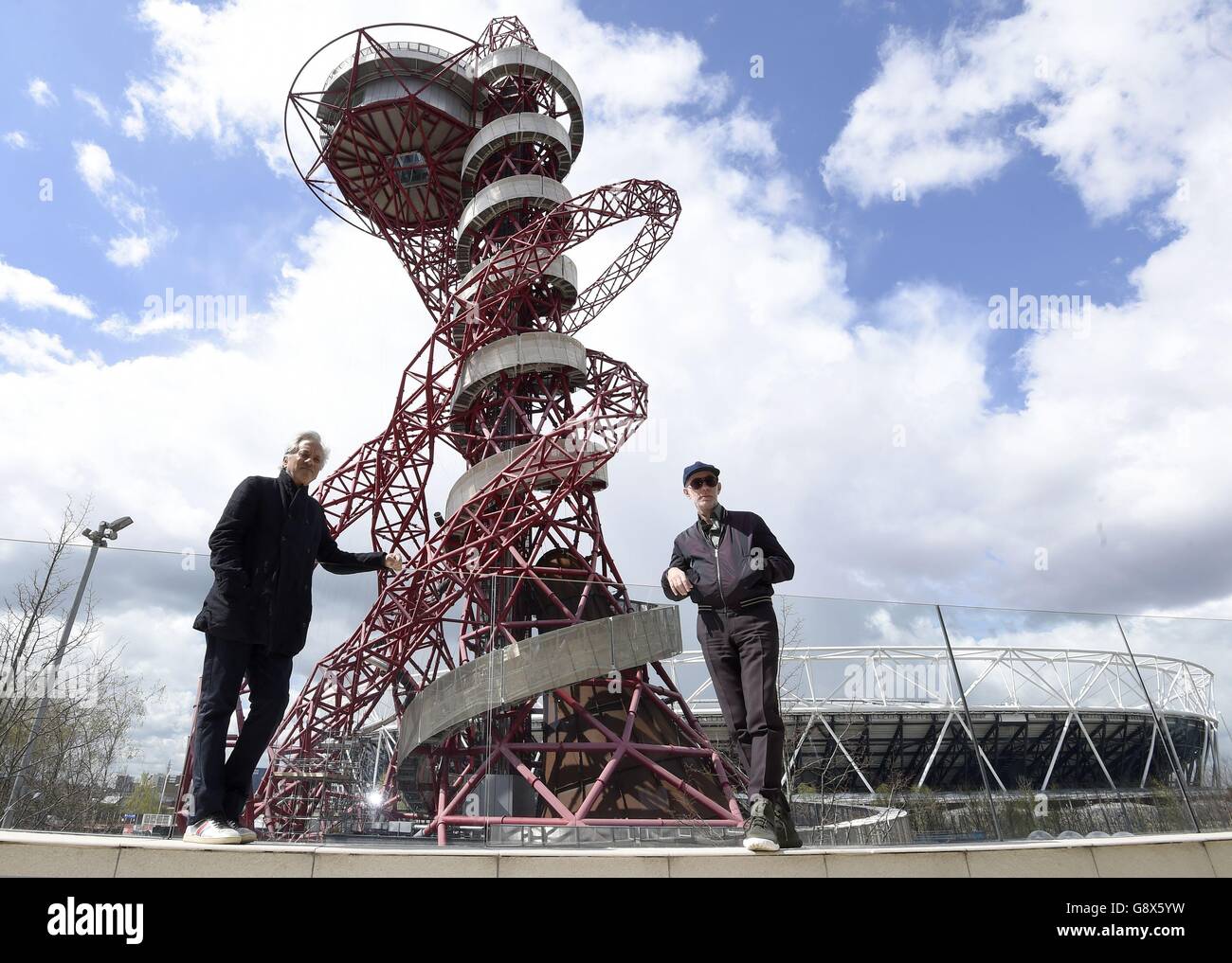 Anish Kapoor and Carsten Holler (right) visit The Slide at Arcelormittal  Orbit at the Queen Elizabeth Olympic Park to review progress on the  construction work Stock Photo - Alamy
