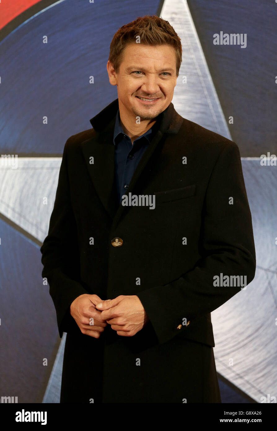 Jeremy Renner attending the Captain America Civil War Photocall, at the Corinthia Hotel, London. PRESS ASSOCIATION Photo. Picture date: Monday April 25, 2016. Photo credit should read: Daniel Leal-Olivas/PA Wire Stock Photo