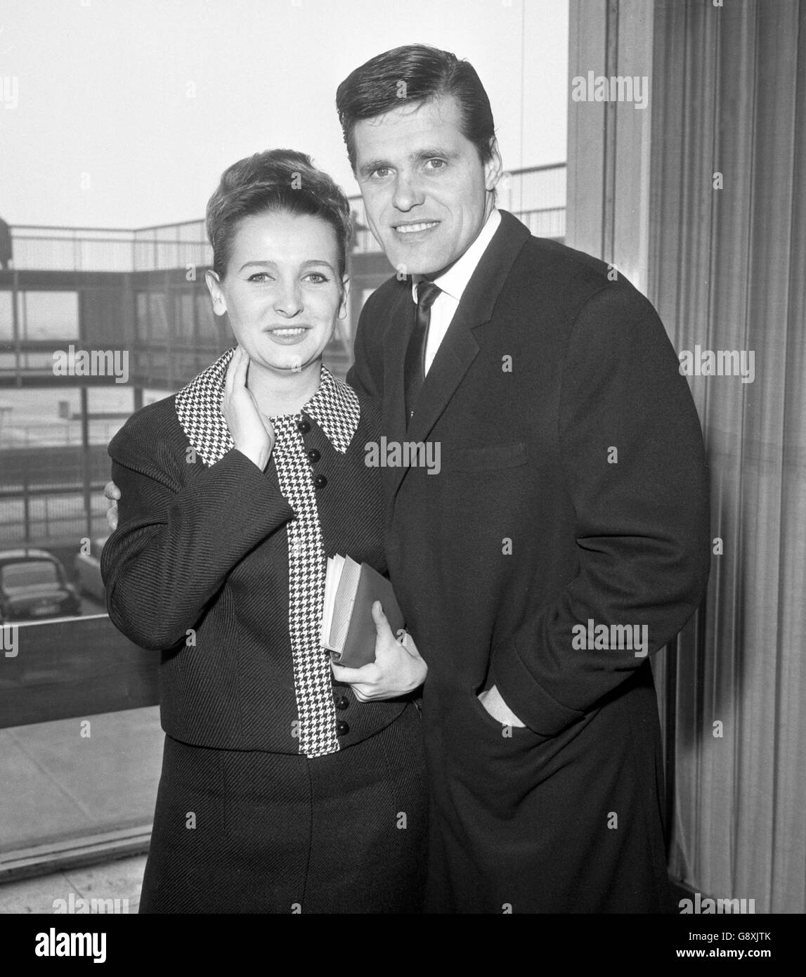 Singers Millicent Martin and Ronnie Carroll London Stock Photo Alamy