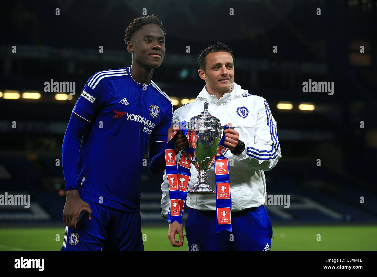 Chelsea Youth Team Coach High Resolution Stock Photography And Images Alamy