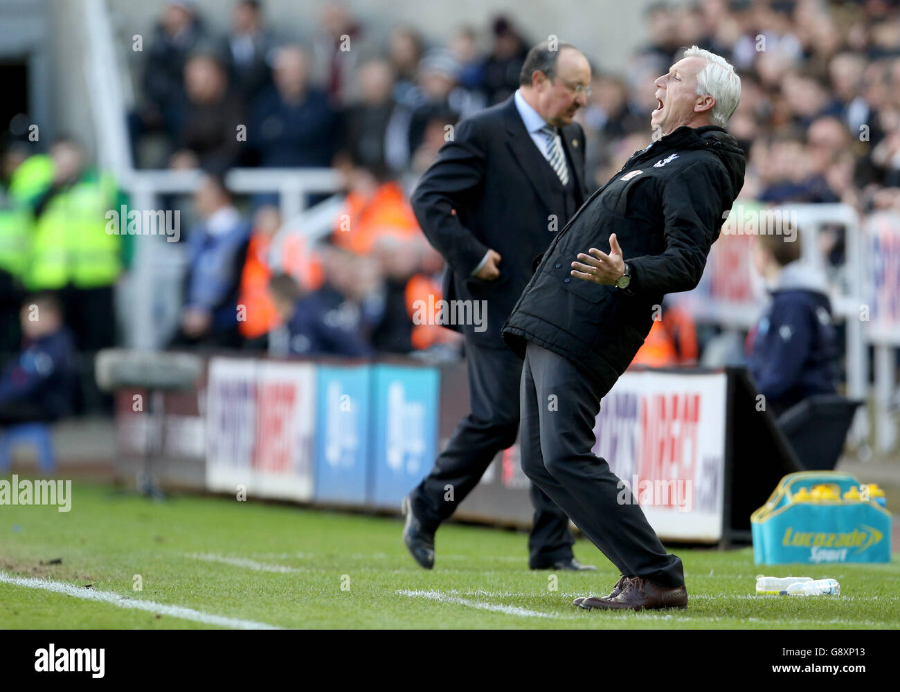 Newcastle United v Crystal Palace - Barclays Premier League - St James' Park. Crystal Palace manager Alan Pardew screams out during the Barclays Premier League match at St James' Park, Newcastle. Stock Photo