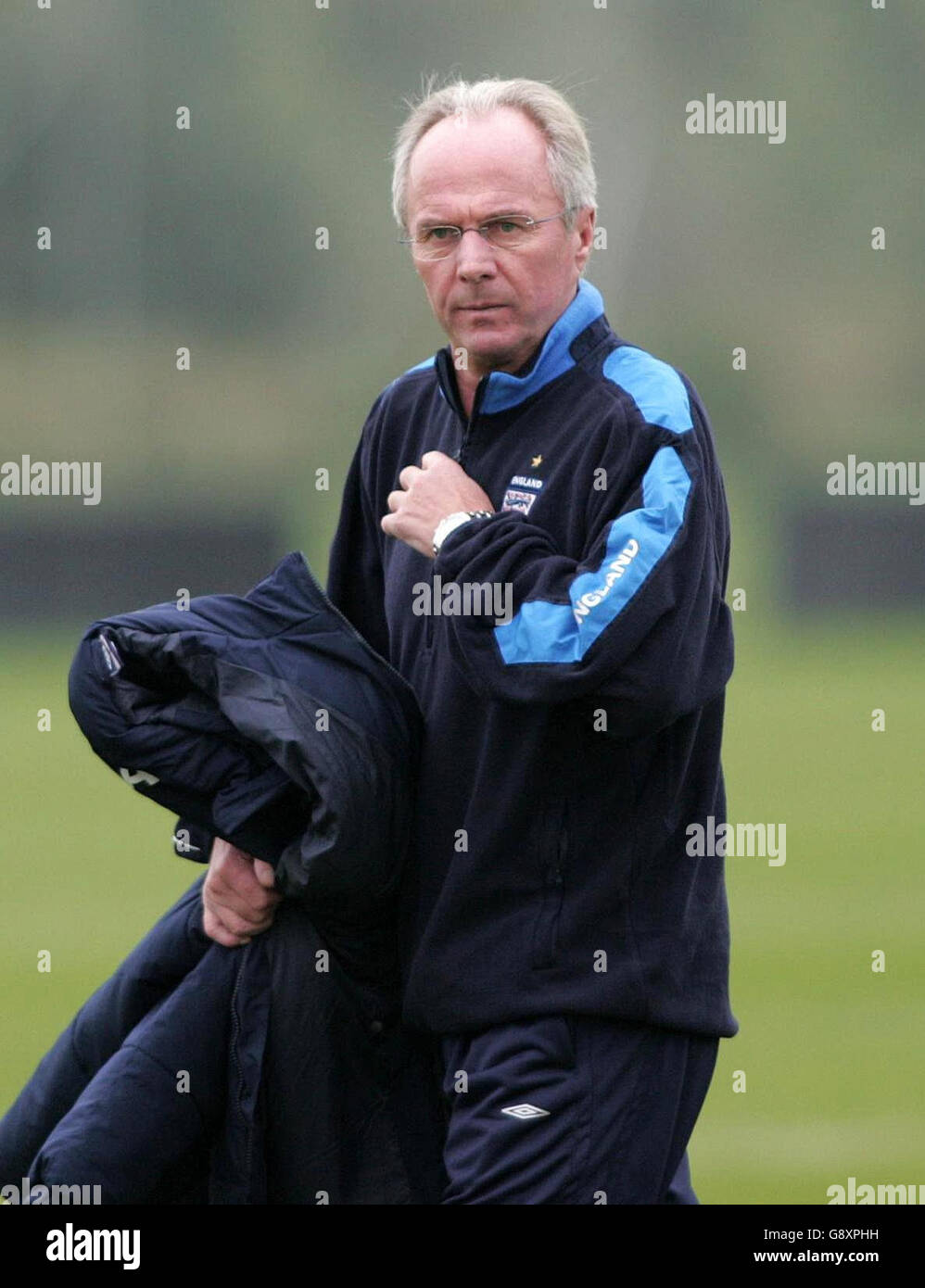 England manager Sven-Goran Eriksson overlooks his players during a training session at Carrington Training Ground, Manchester, Tuesday October 4, 2005. England play Austria in their World Cup qualifying match on Saturday. PRESS ASSOCIATION Photo. Photo credit should read: Martin Rickett/PA. Stock Photo