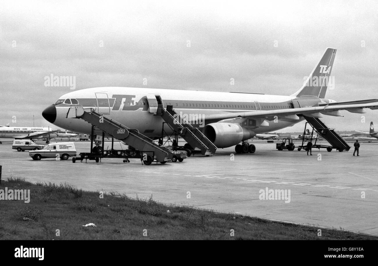 New A300 B4 European Airbus - Gatwick Airport - 1975 Stock Photo - Alamy