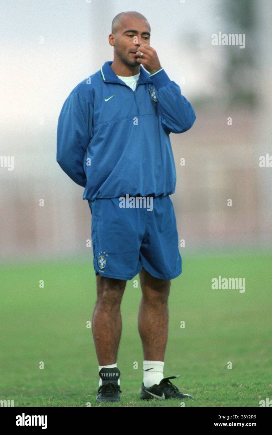 Soccer - FIFA Confederations Cup - Brazil Training. Romario of Brazil takes  a break from training Stock Photo - Alamy