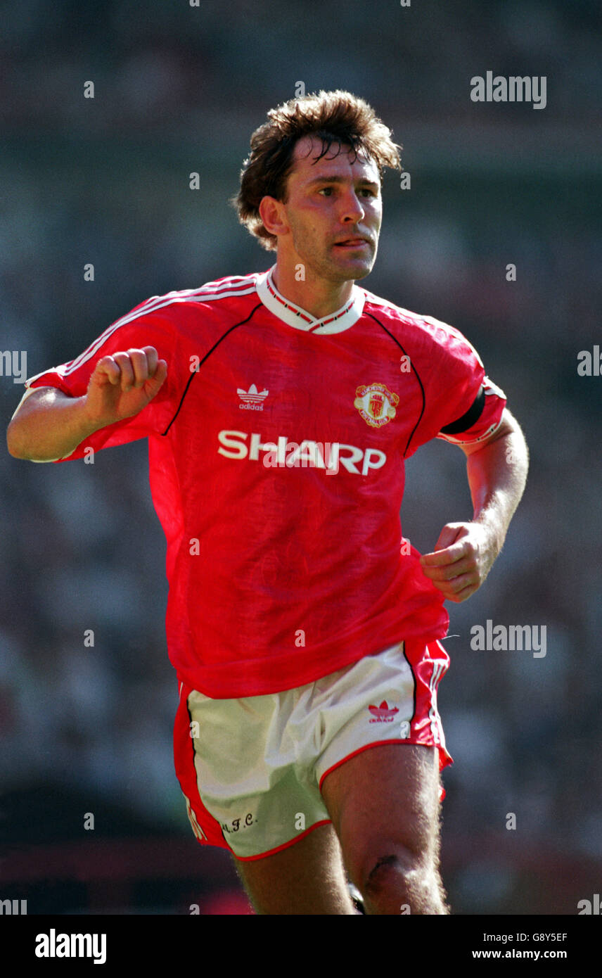 Bryan robson footballer hot sale