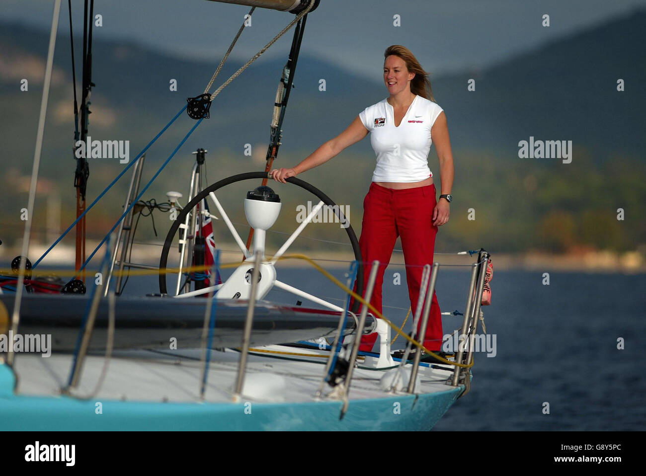 Sailing alone around the world hires stock photography and images Alamy