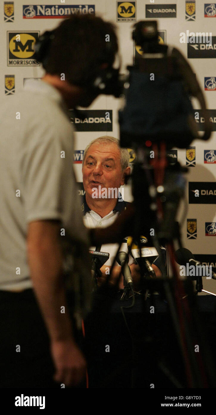Scotland manager Walter Smith during a press conference at Cameron House Hotel, Loch Lomond, Friday October 7, 2005. Scotland play Belarus in a World Cup qualifier at Hampden Park tomorrow. PRESS ASSOCIATION Photo. Photo credit should read: Andrew Milligan/PA Stock Photo