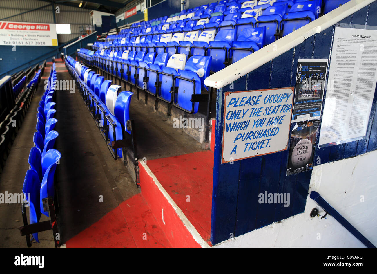 Sign Sportsdirect High Resolution Stock Photography and Images Alamy