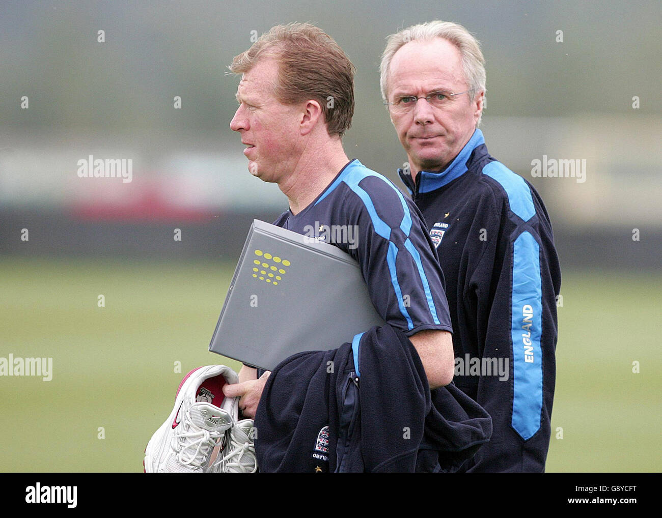 England manager Sven-Goran Eriksson (R) and coach Steve McClaren during a training session at Carrington, Manchester, Tuesday October 11, 2005, ahead of their World Cup qualifying match against Poland tomorrow evening. PRESS ASSOCIATION Photo. Photo credit should read: Martin Rickett/PA. Stock Photo