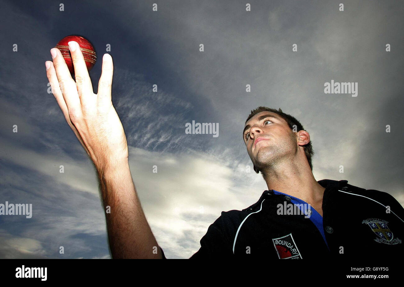 Durham bowler Liam Plunkett at the County Ground, Chester-le-Street, Thursday October 20, 2005. Plunkett has been selected to join the England squad for the tour to Pakistan. Watch for PA story. PRESS ASSOCIATION Photo. Photo credit should read: Owen Humphreys/PA. Stock Photo