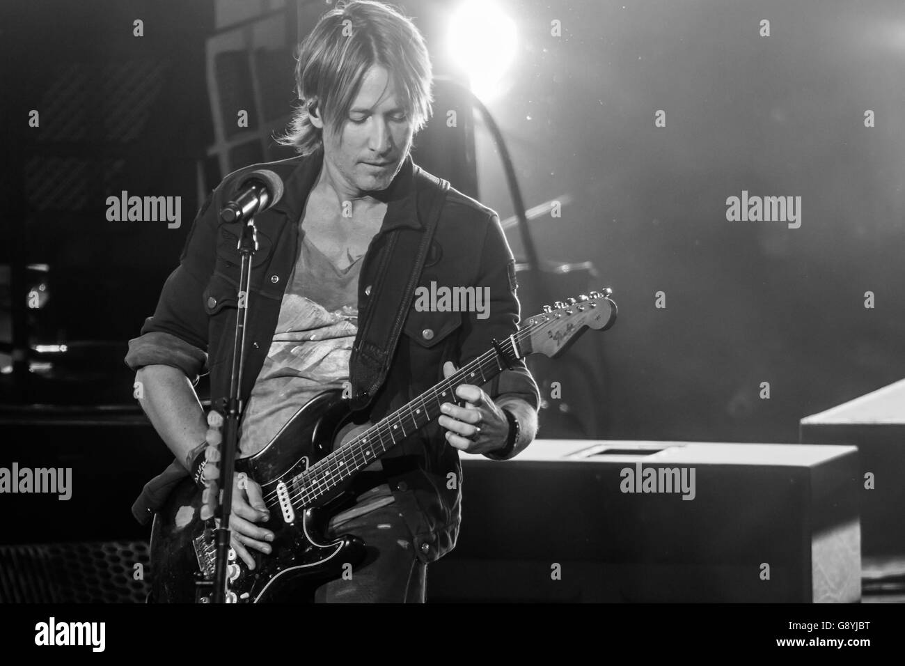 Maren morris 2016 Black and White Stock Photos & Images Alamy