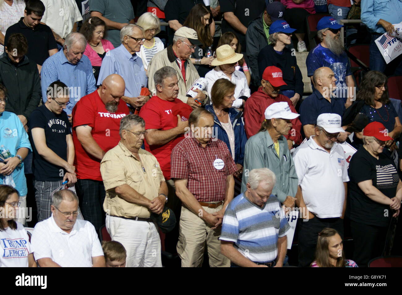 Presidents praying hi-res stock photography and images - Alamy