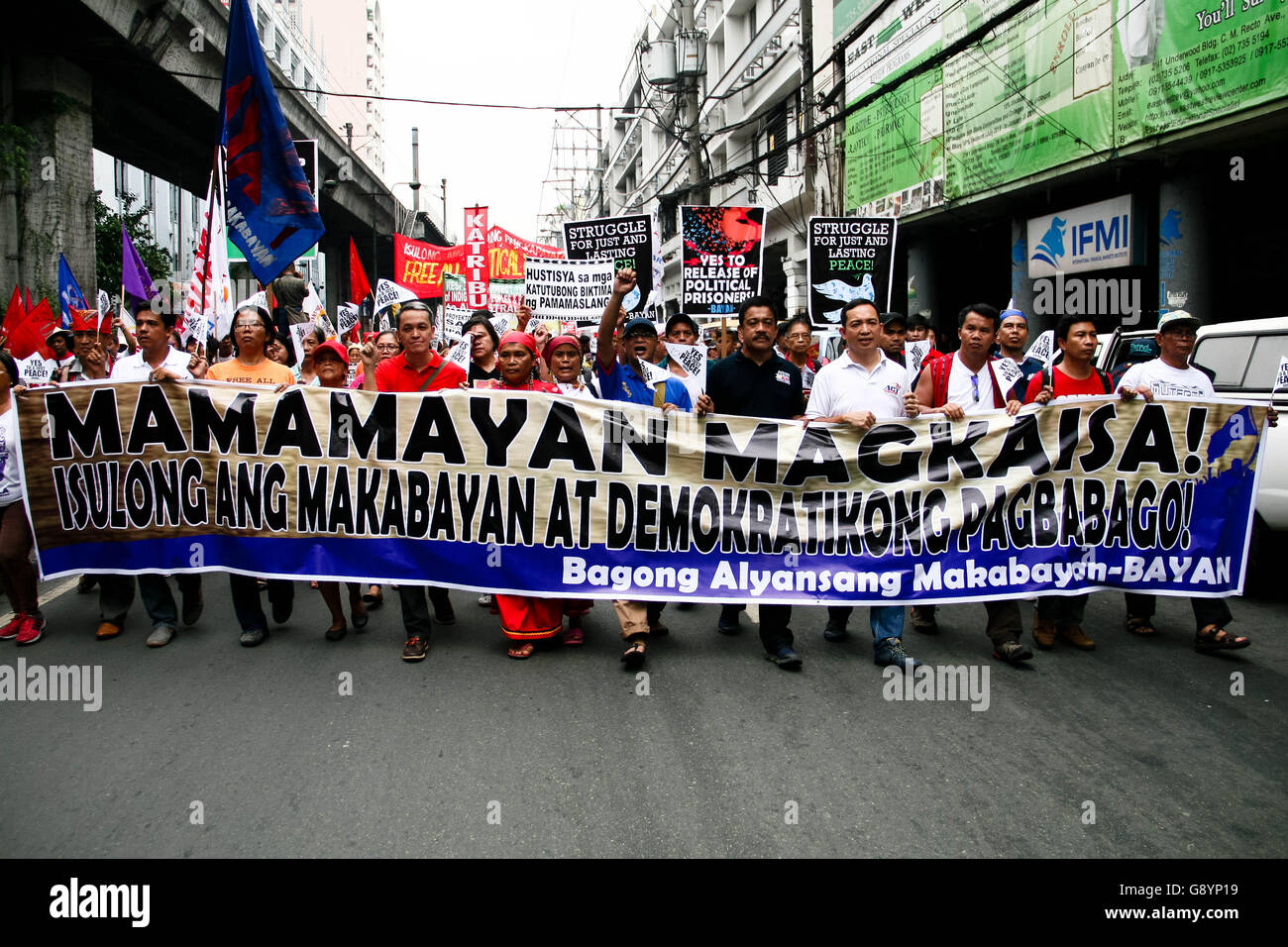 Philippines. 30th June, 2016. Thousands marched to the Mendiola Bridge