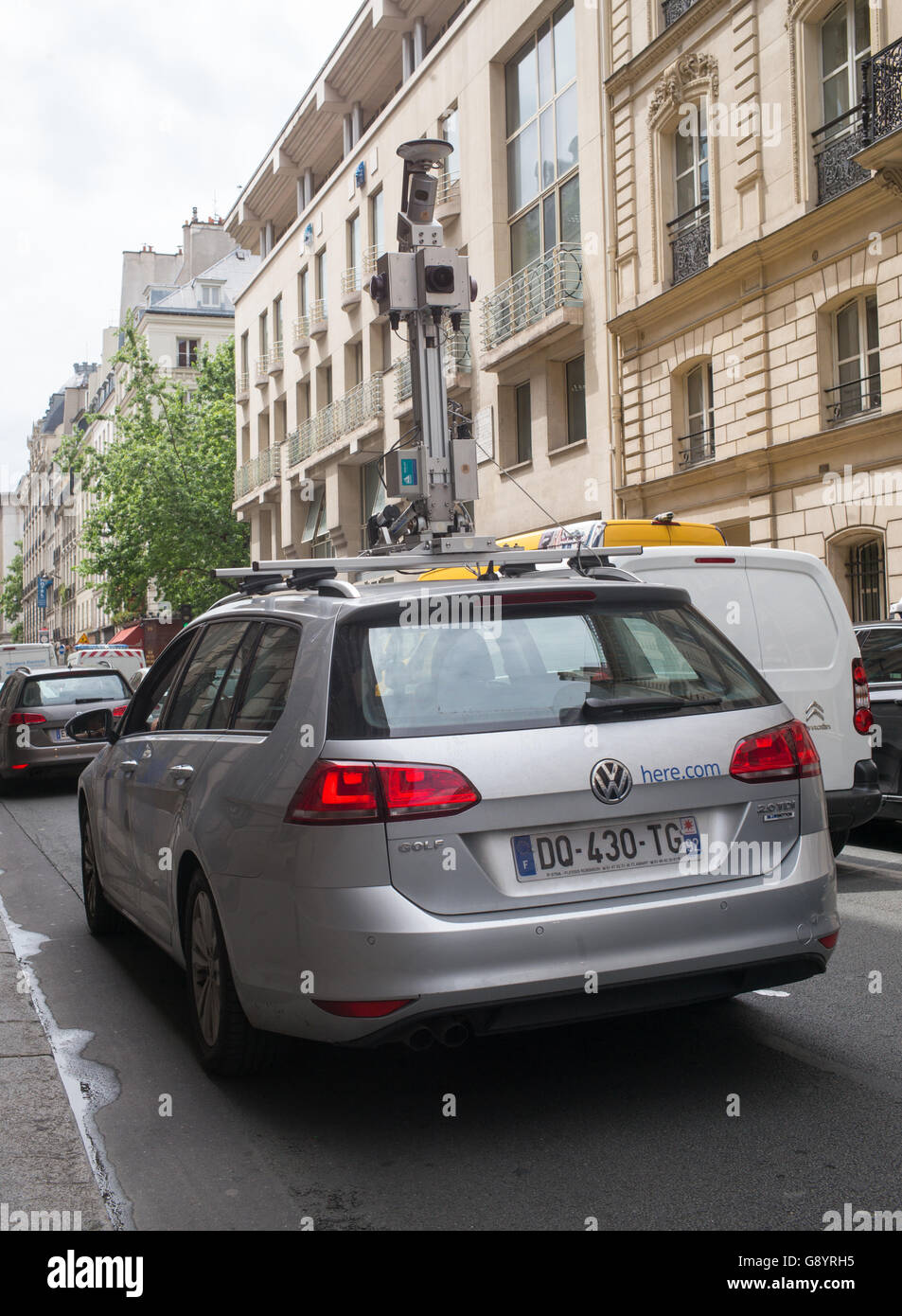 A car of map company 'here.com' with a special camera on its roof, which  scans the streets during the drive, drives through the streets of Paris,  France, 28 June 2016. Photo: Peter