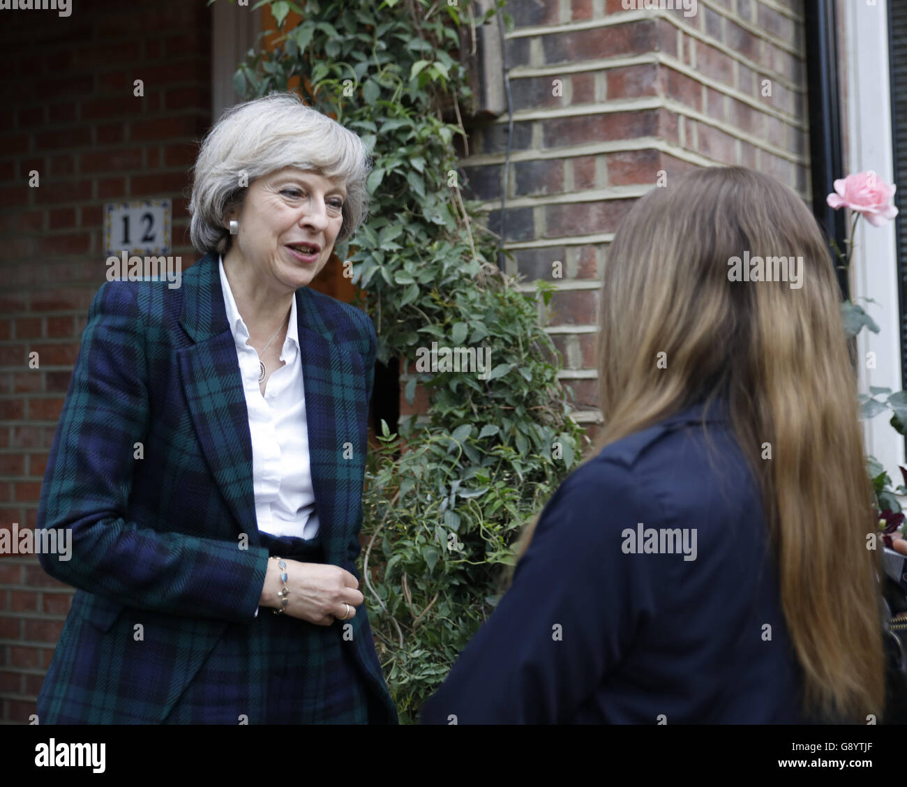 London, UK, 30th June, 2016. Theresa May arrives at Hampstead and Kilburn constituents house to give a short talk Credit:  Fantastic Rabbit/Alamy Live News Stock Photo