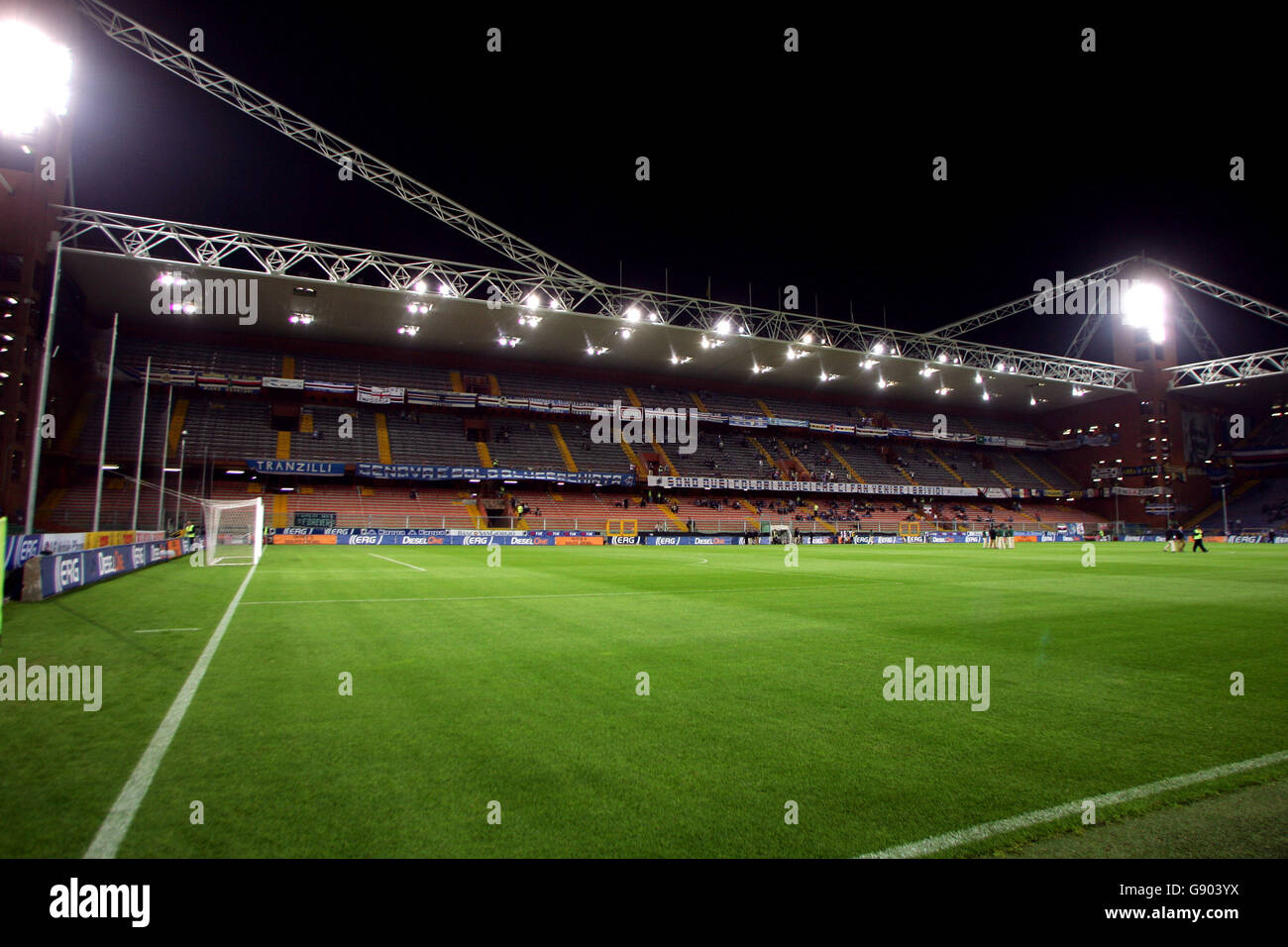 Soccer - UEFA Cup - First Round - Second Leg - Sampdoria v Vitoria Setubal - Luigi Ferraris Stadium Stock Photo