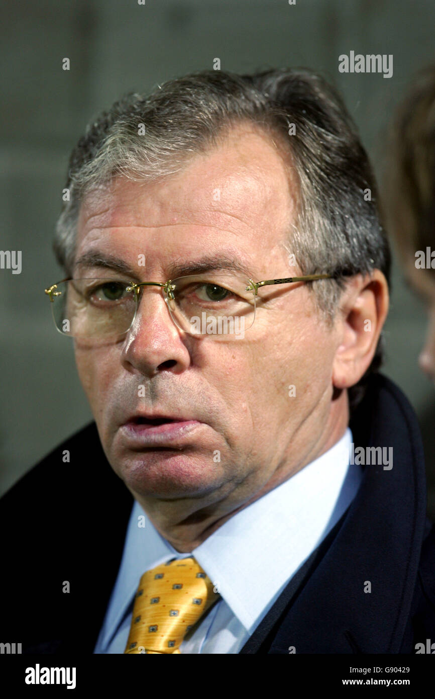 Soccer - FIFA World Cup 2006 Qualifier - Group Seven - Lithuania v Serbia & Montenegro - Vetra Stadium. Ilija Petkovic, Serbia & Montenegro coach Stock Photo