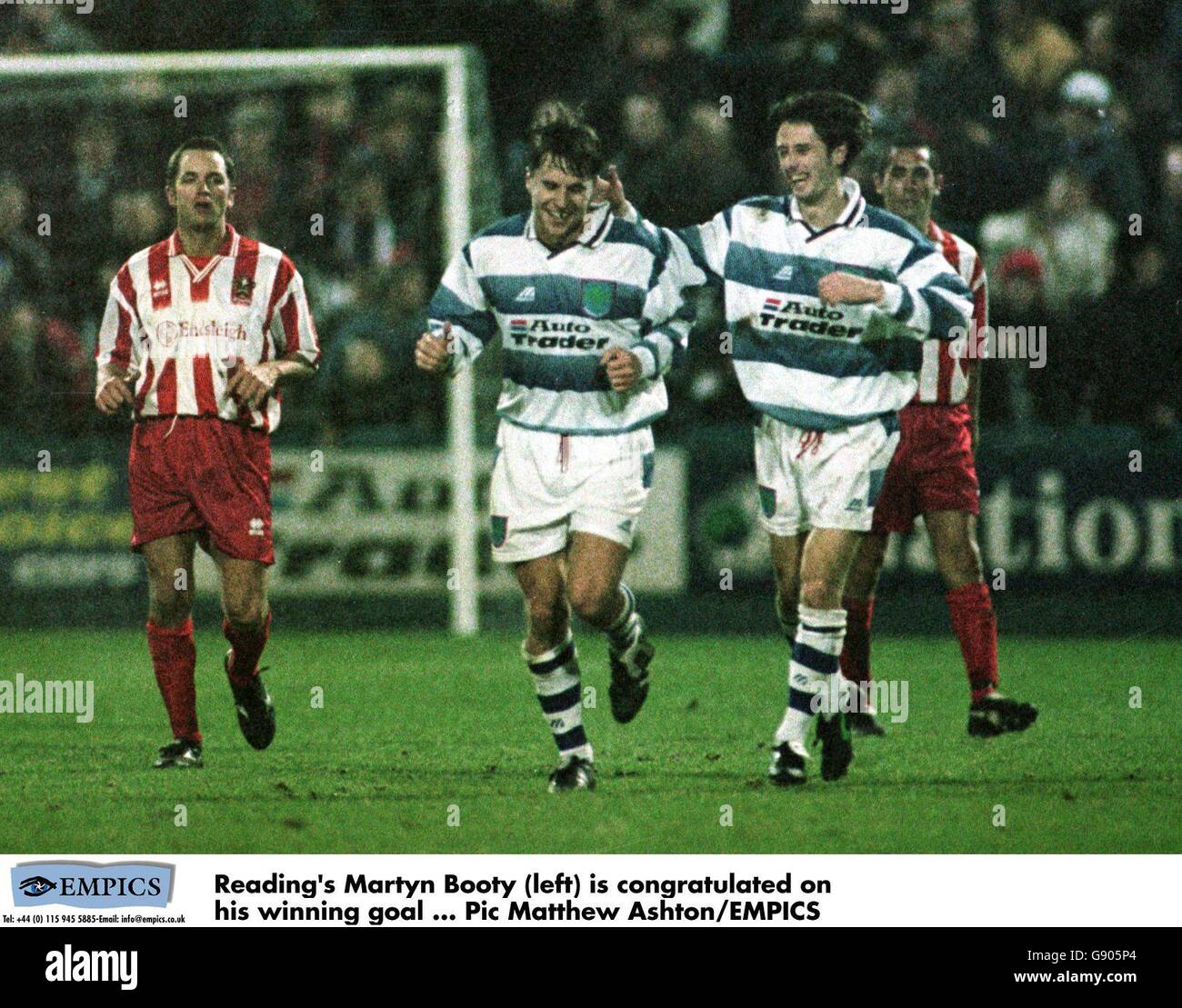 Soccer - Littlewoods FA Cup - Third Round Replay - Reading v Cheltenham Town - Elm Park. Reading's Martyn Booty (left) is congratulated on his winning goal Stock Photo