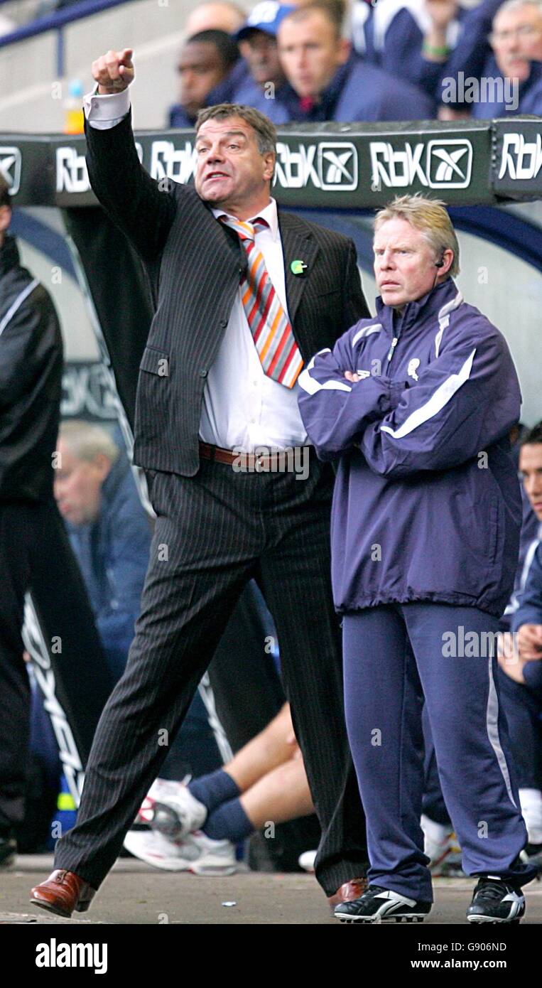 Soccer - FA Barclays Premiership - Bolton Wanderers v West Bromwich Albion - The Reebok Stadium. Bolton Wanderers' manager Sam Allardyce and coach Sammy Lee Stock Photo