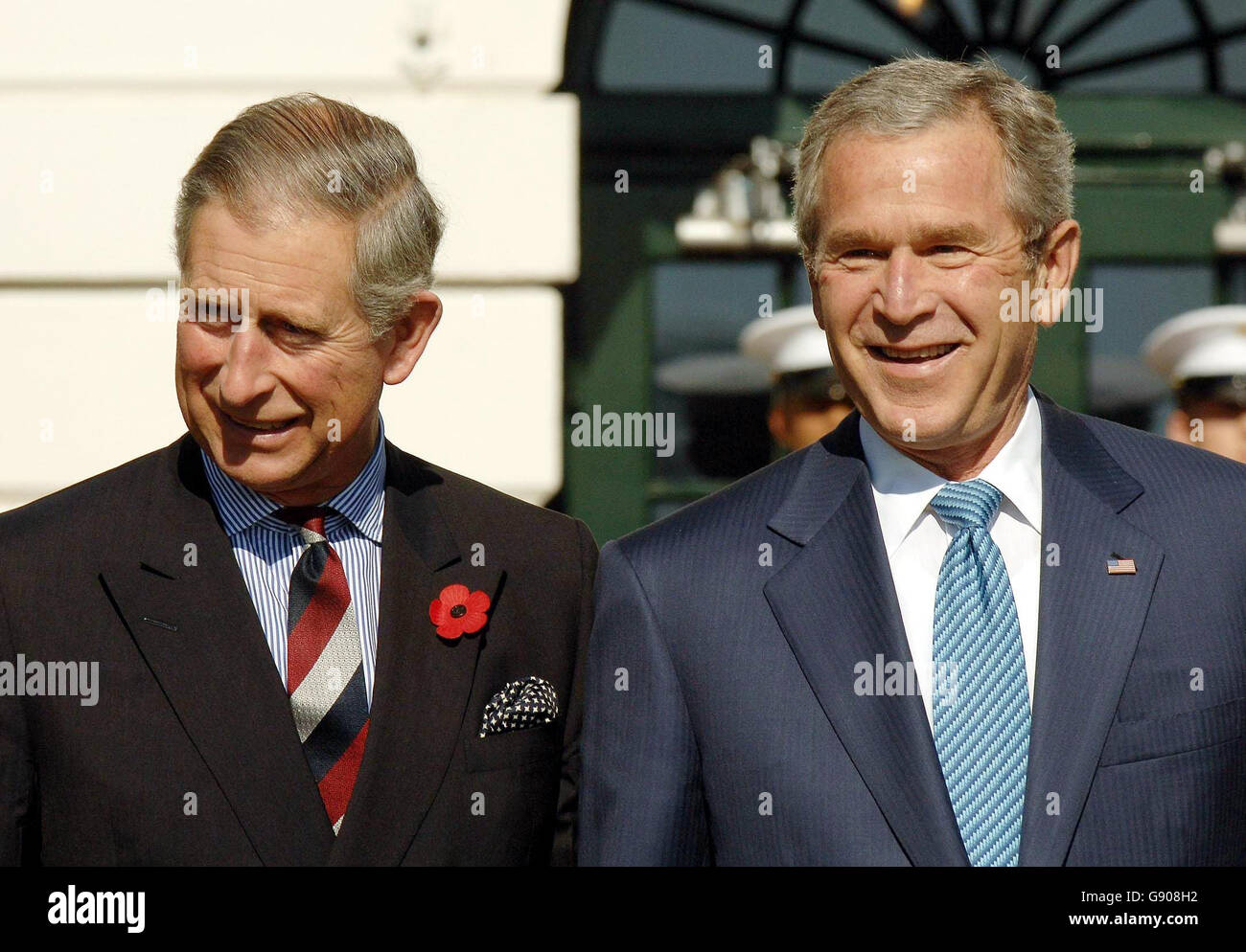 (L - r) The Prince of Wales and President George W Bush on the South lawn of the White House in Washington DC, Wednesday November 2, 2005. The Prince and the Duchess of Cornwall will take both lunch and dinner with the President after arriving from New York, on the second day of their week-long trip to the USA. See PA story ROYAL Charles. PRESS ASSOCIATION Photo. Photo credit should read: John Stillwell/PA. Stock Photo