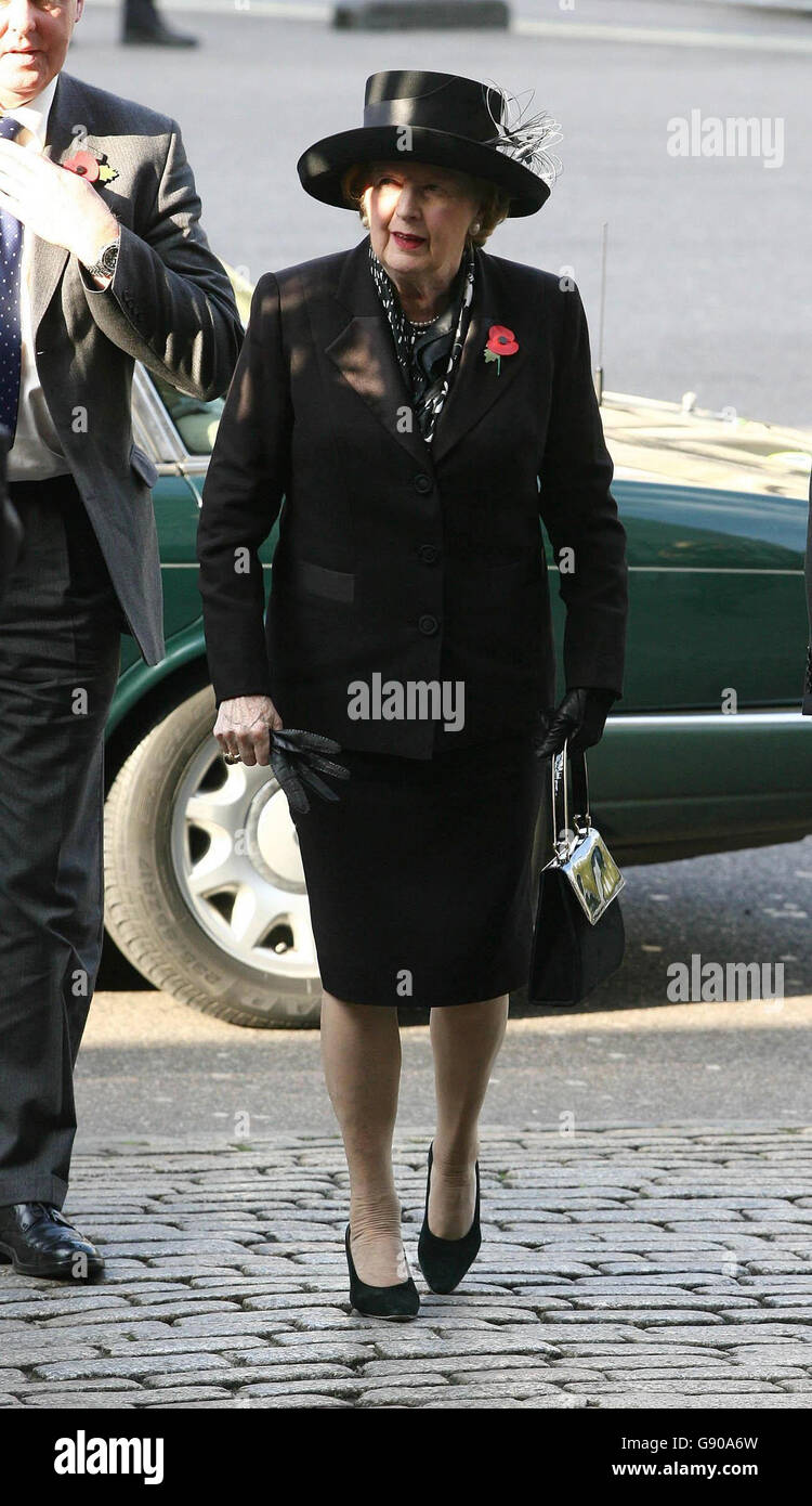 Margaret Thatcher arrives at the memorial service for former Conservative Prime Minister Sir Edward Heath, at Westminster Abbey in central London, Tuesday November 8, 2005. Sir Edward died from pneumonia on July 17 at his home in Salisbury, aged 89. He served as premier from 1970 to 1974, being remembered as the man who took Britain into the European Economic Community. See PA story MEMORIAL Heath. PRESS ASSOCIATION photo. Photo credit should read: Chris Young/PA. Stock Photo