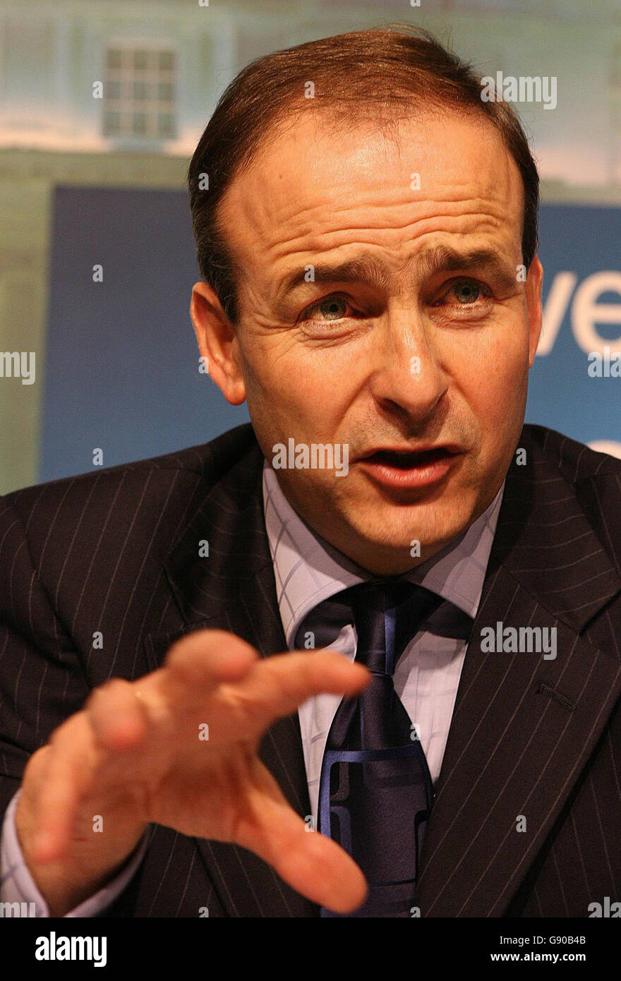 Irish Enterprise Minister Micheal Martin announces that the controversial Groceries Order is to be entirely abolished, Tuesday November 8, 2005. Mr Martin said the 1987 Order, which bans retailers from passing on supplier discounts to customers, is being repealed in its entirety. See PA story CONSUMER Groceries. PRESS ASSOCIATION Photo. Photo credit should read: Niall Carson/PA Stock Photo