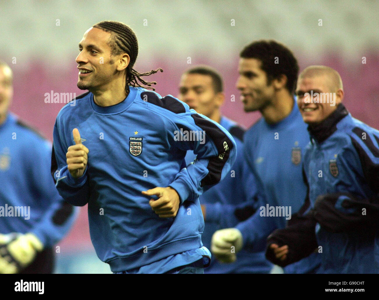 CRESPO KING & SOL CAMPBELL ENGLAND V ARGENTINA STADE DE GENEVE Switzerland 146415166