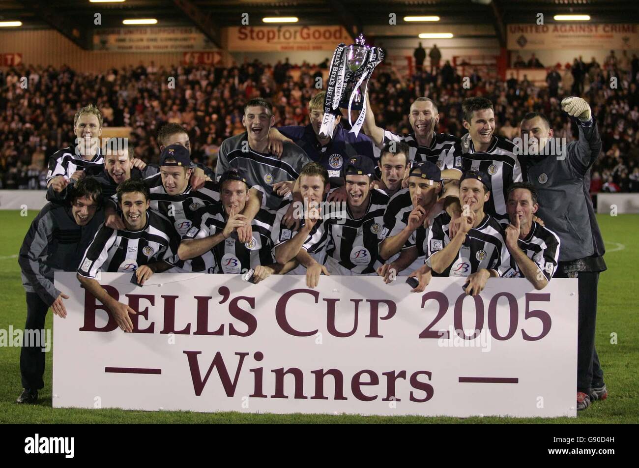 Soccer - Bell's Cup Final 2005 - St Mirren v Hamilton Academical - Excelsior Stadium - Airdrie Stock Photo