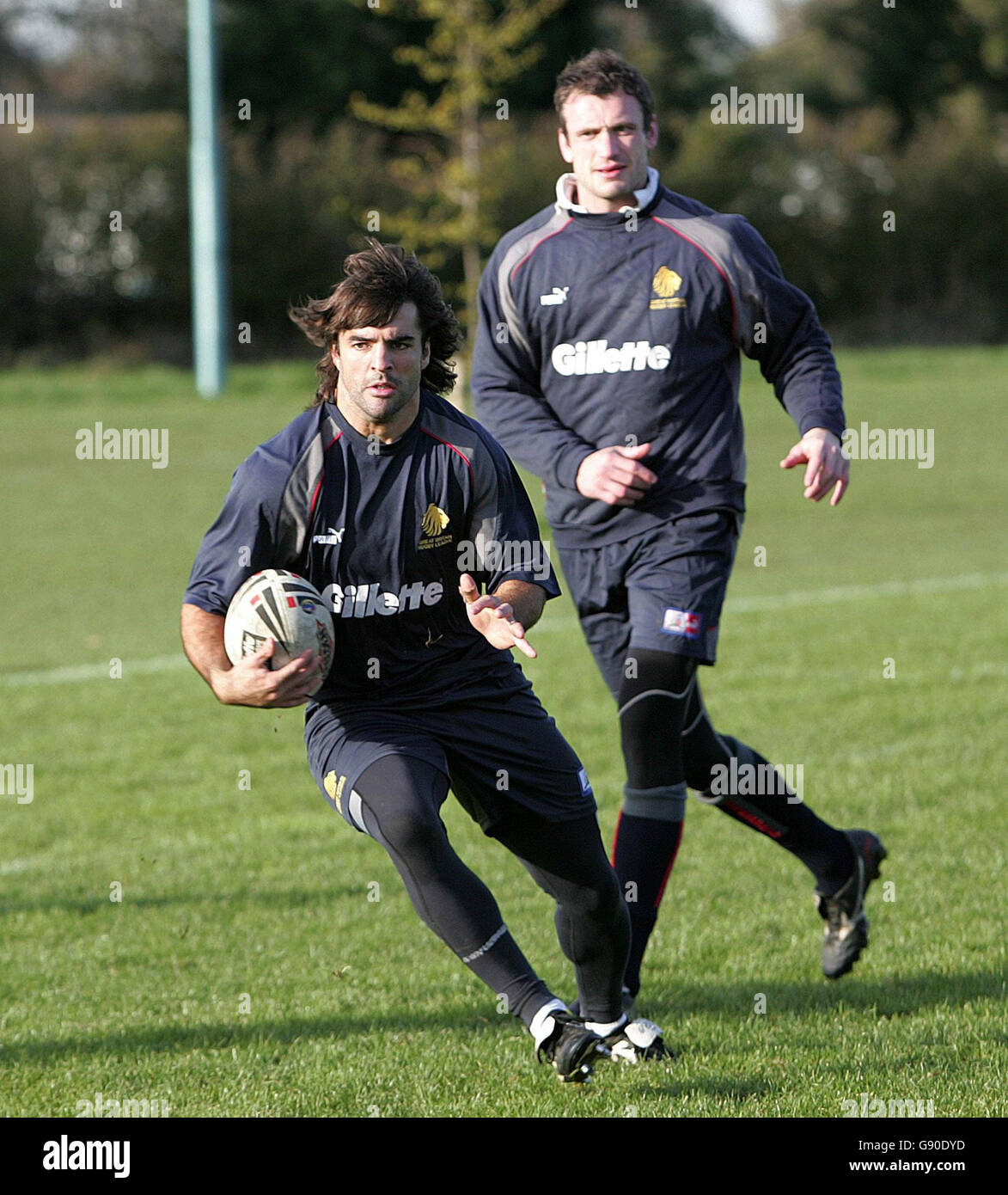 Great Britain's Brian Carney (L) during a training session at the Carrington Training ground, Manchester, Wednesday November 16, 2005. Great Britain will play Australia in the Gillette Tri-Nations Tournament at the KC Stadium in Hull on Saturday. PRESS ASSOCIATION photo. Photo credit should read: Martin Rickett/PA. Stock Photo