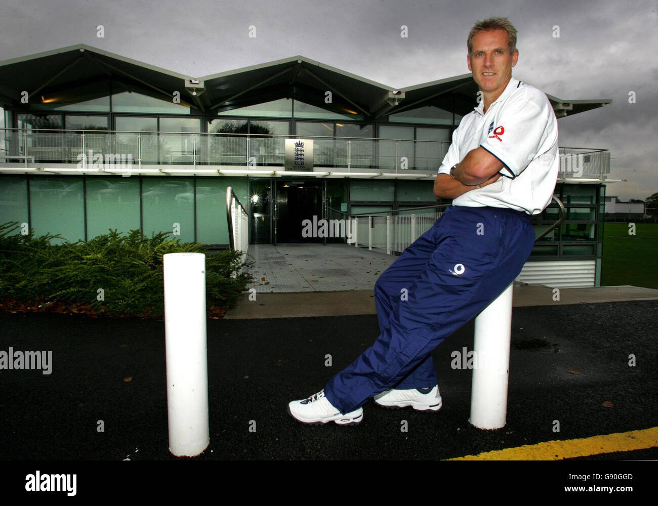 ECB National Academy Director Peter Moores outside the ECB National Cricket Centre, Loughborough University, Wednesday October 19, 2005. Watch for PA story. PRESS ASSOCIATION Photo. Photo credit should read: Nick Potts/PA. Stock Photo