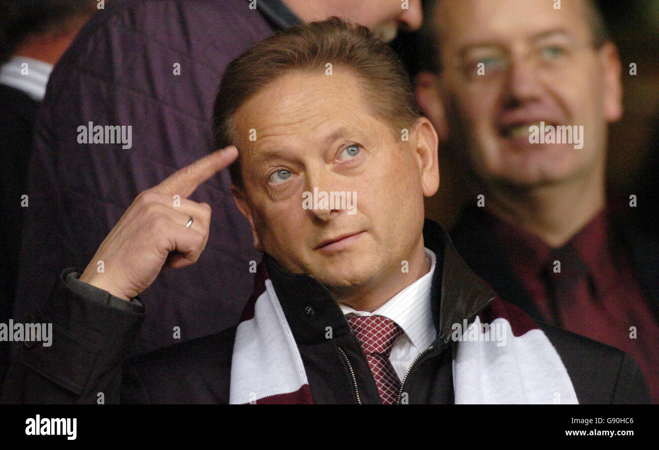 Hearts' Chairman Vladimir Romanov watches the Bank of Scotland Premier League match against Dunfermline at Tynecastle Stadium, Edinburgh, Saturday October 22, 2005. Hearts' manager George Burley has announced his departure from the club today. PRESS ASSOCIATION Photo. Photo credit should read: Danny Lawson/PA. **** Stock Photo