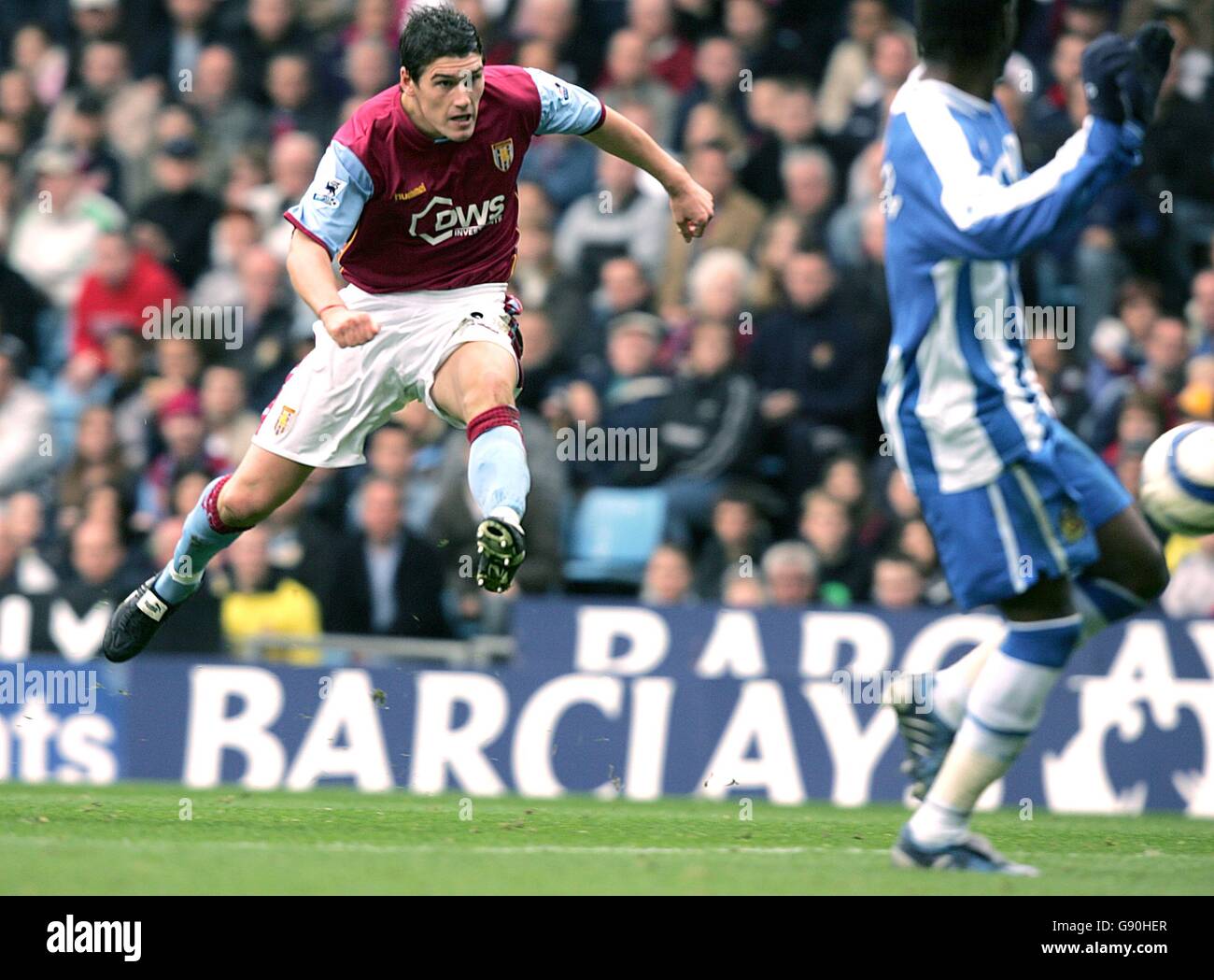 Aston villas gareth barry shoots hires stock photography and images Alamy