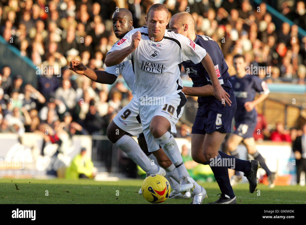 Soccer - Coca-Cola Football League One - Southend United v Swansea - Roots Hall. Swansea's Lee Trundle goes through to score Stock Photo