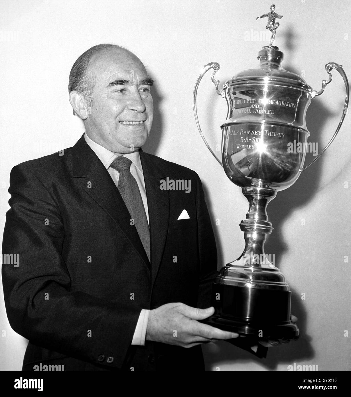 Alf ramsey wembley 1966 hi-res stock photography and images - Alamy