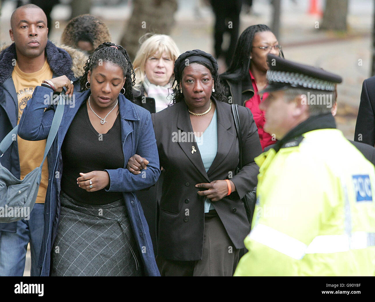 Gee Verona-Walker (centre), mother of Anthony Walker, arrives at Liverpool Crown Court with family members, Tuesday November 15 2005, where the two men accused of bludgeoning Anthony Walker to death with an axe go on trial. Paul Taylor and Michael Barton, aged 20 and 17, allegedly attacked the 18-year-old in July as he walked through Huyton, Merseyside, with his girlfriend and cousin. See PA story COURTS Axe. PRESS ASSOCIATION Photo. Photo credit should read: Martin Rickett/PA Stock Photo