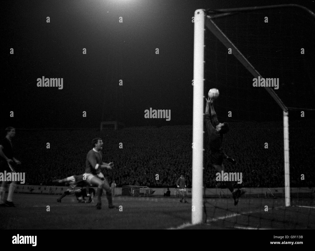 Chelsea left back Black and White Stock Photos & Images - Alamy