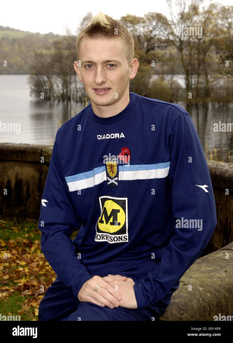Scotland's Derek Riordan on the banks of Loch Lomond following a press conference at Cameron House Hotel, Loch Lomond, Thursday November 10, 2005, ahead of their International Friendly against the USA at Hampden Park on Saturday. PRESS ASSOCIATION Photo. Photo credit should read: Danny Lawson/PA. Stock Photo