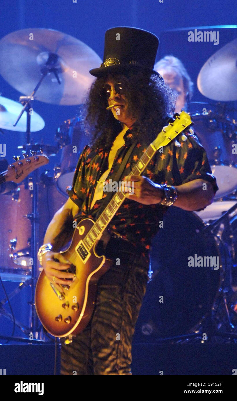 Slash 2005 Slash performing on stage as part of a Jimi Hendrix tribute band ...
