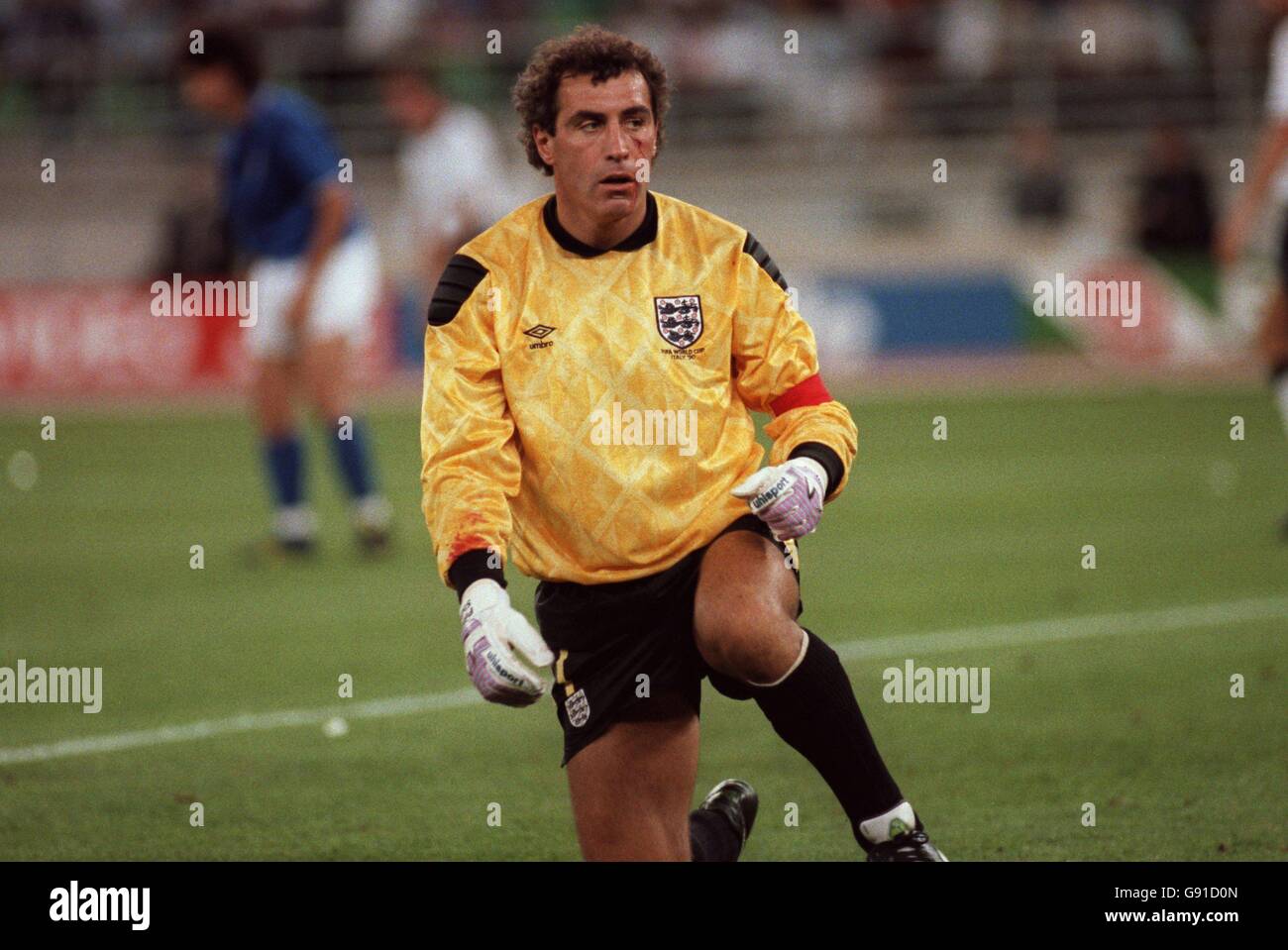 Peter Shilton of England during his last international game Stock Photo -  Alamy