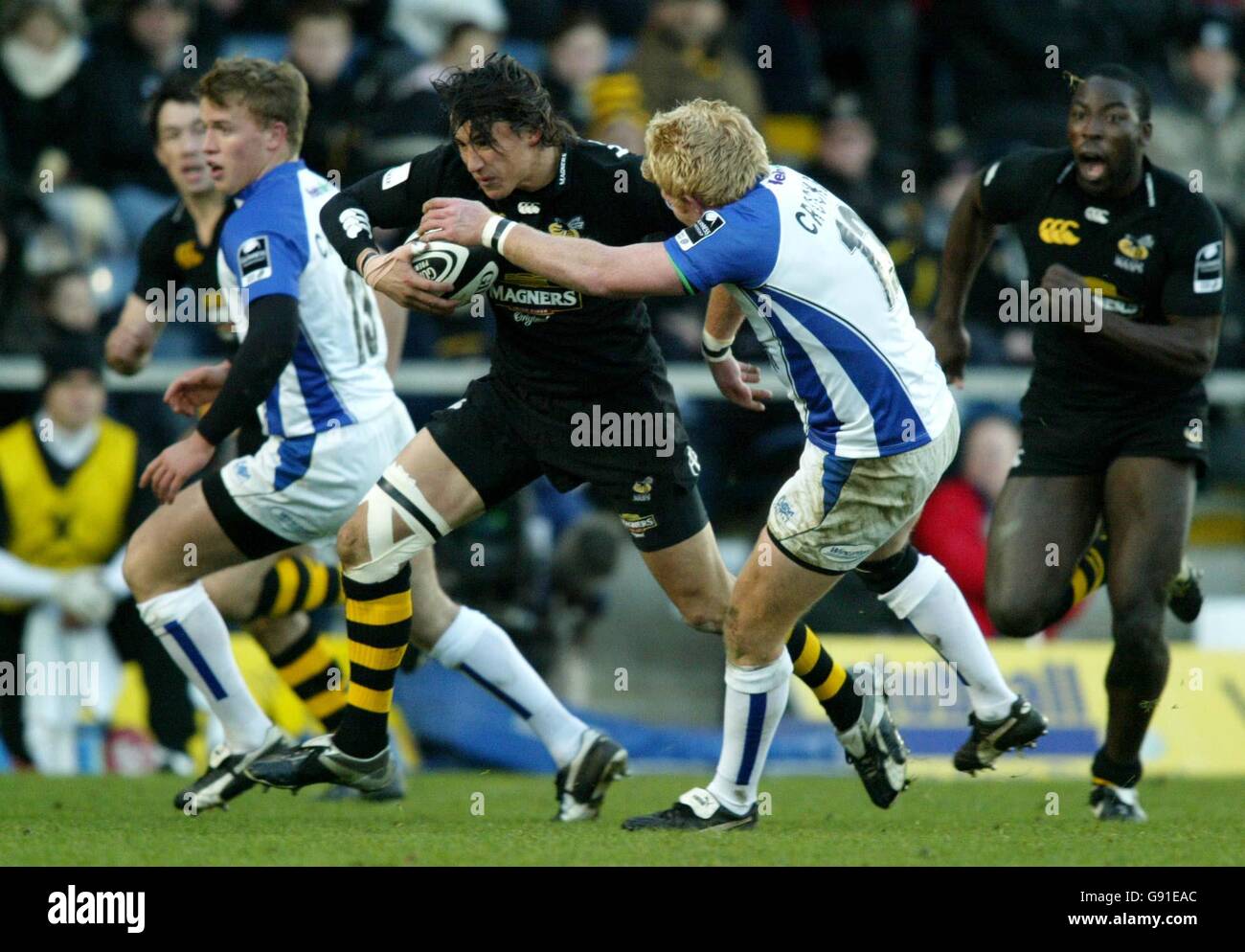 Rugby Union - Guinness Premiership - London Wasps v Bath Rugby - Causeway Stadium. London Wasps' Rob Hoadley is tackled by Bath Rugby's Alex Crockett. Stock Photo
